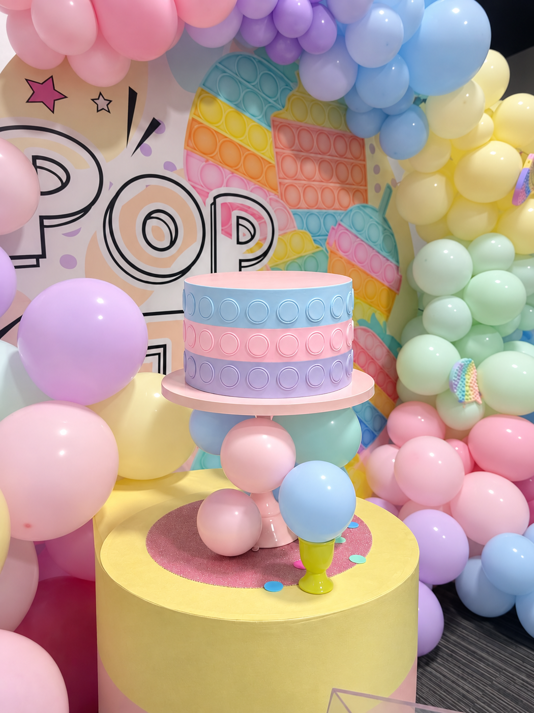 Either cake or cupcakes included with package