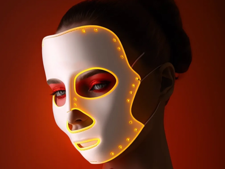 How can I use vitamin C serum with light therapy mask together?