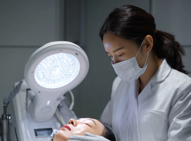 Strategic Insights into Light Therapy’s Role in the Dermatology Device Market