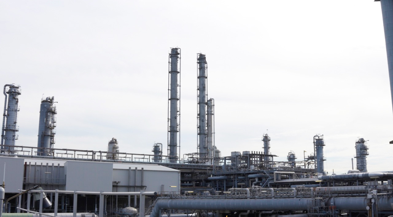 Journey to use case implementation in a mobile private industrial 5G network