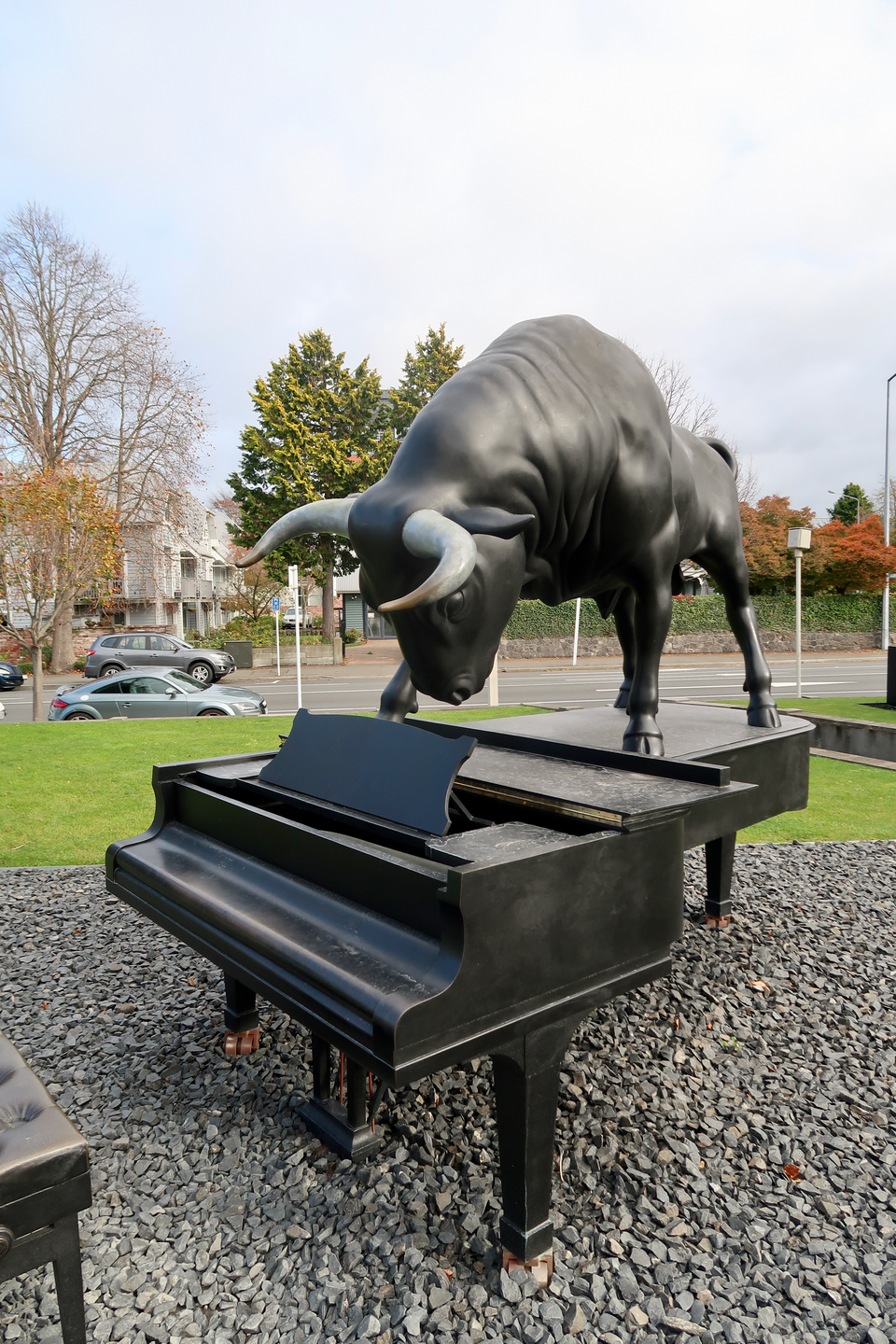 Chapman's Homer (2011) (https://commons.wikimedia.org/wiki/File:MRD_Michael_Parekowhai_Homer_1.png)