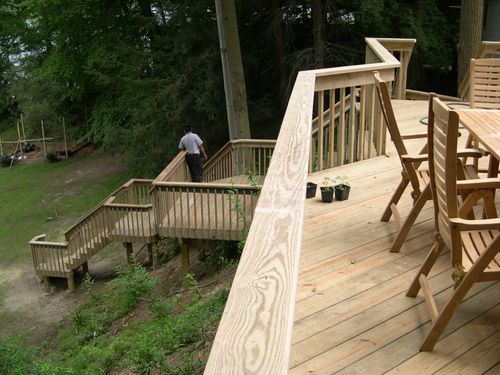 Deck with expansion to lake