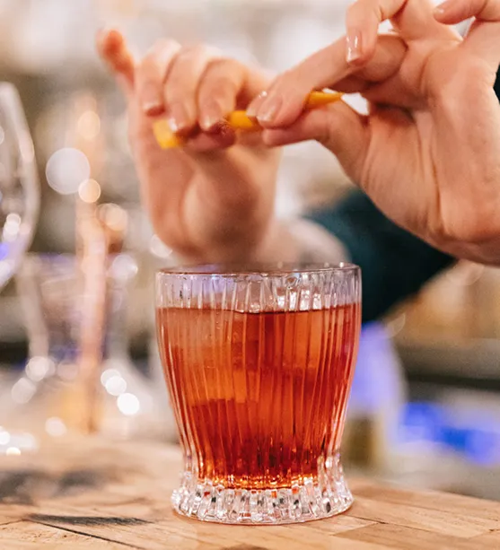 Présentation cocktail aspect rouge Hôtel Chais Monnet & Spa Cognac