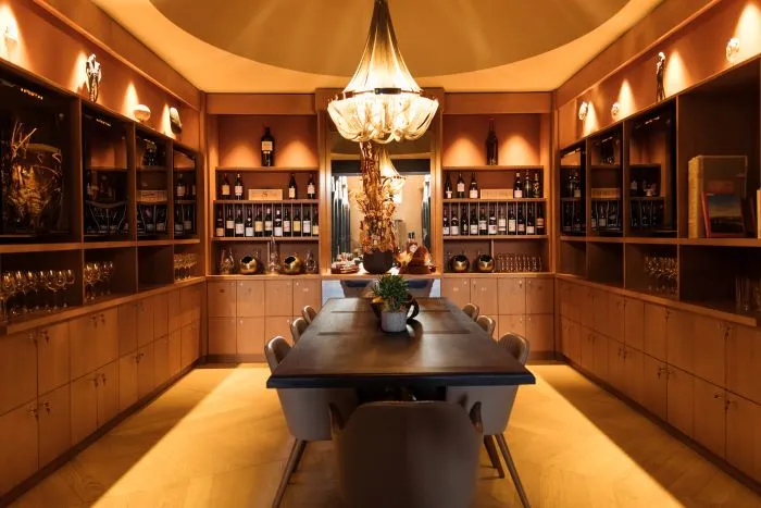 Table avec assiette Hôtel Chais Monnet & Spa Cognac