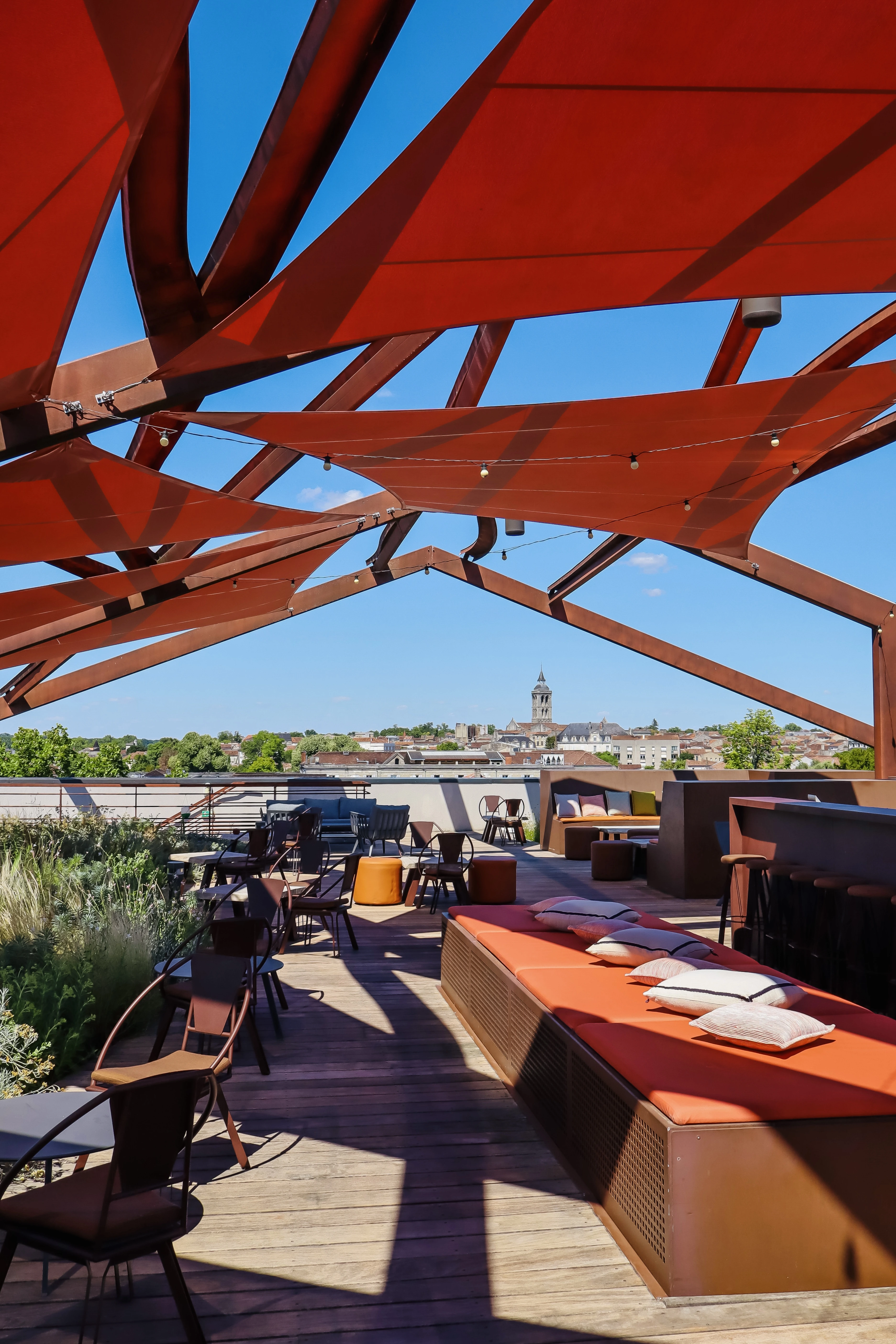 Rooftop bar 1838 Chais Monnet