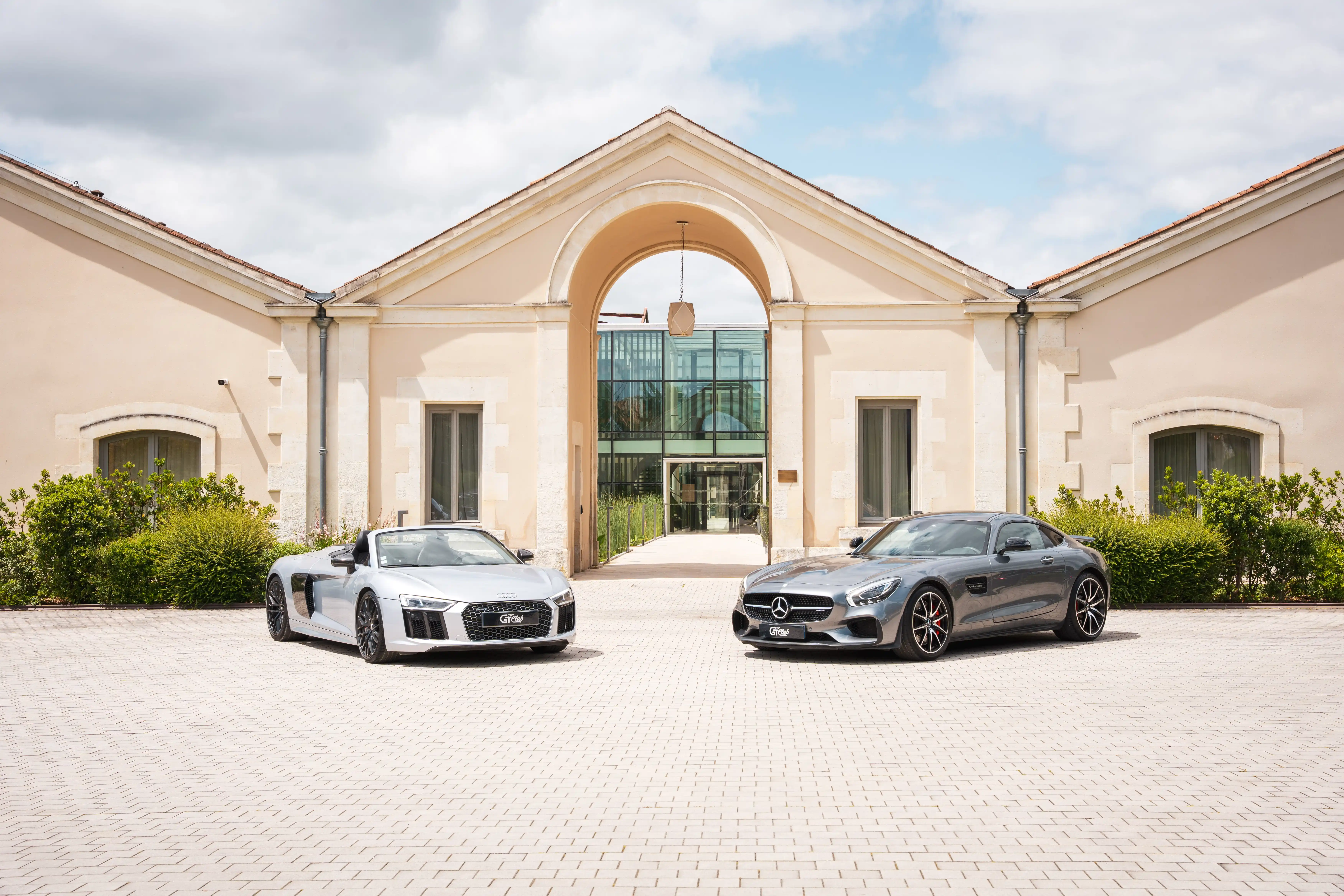 Voiture de Sport Hôtel Chais Monnet & Spa Cognac