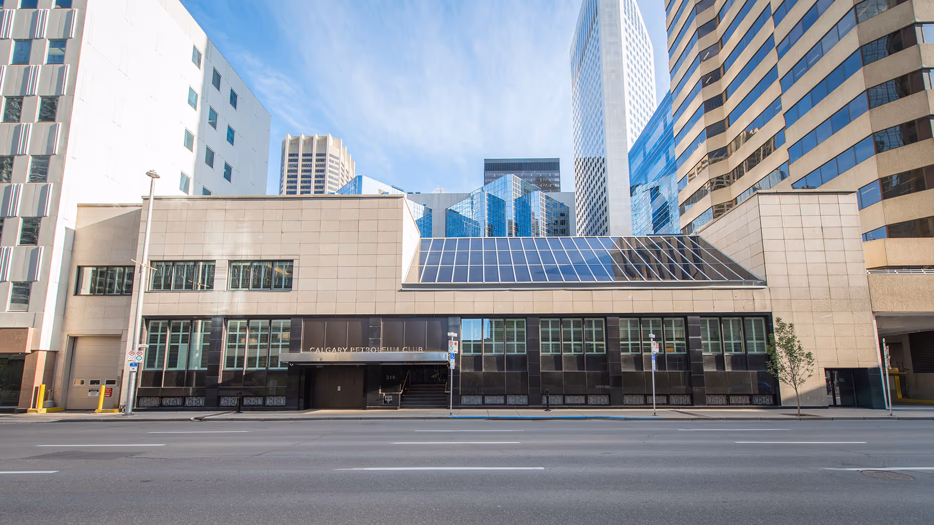 Calgary Petroleum Club - Exterior