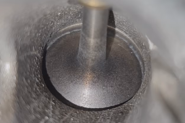 Cleaning a car engine with walnut blasting - after picture