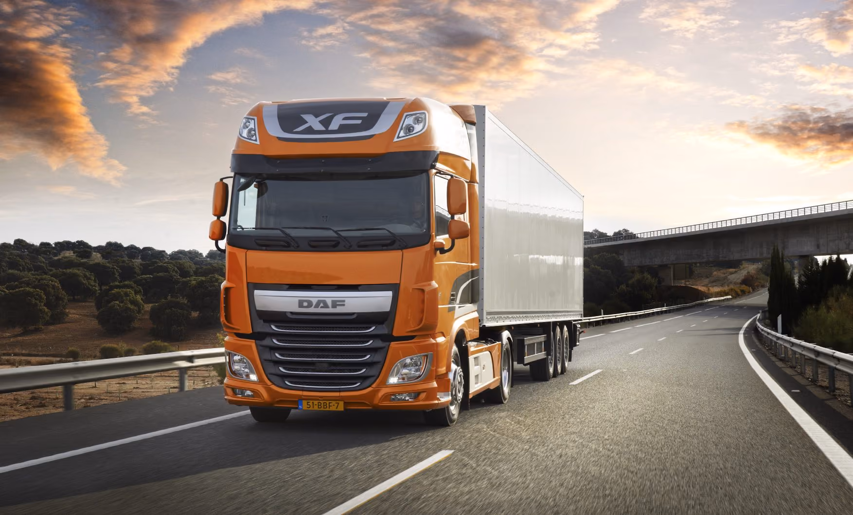 Daf_truck_orange