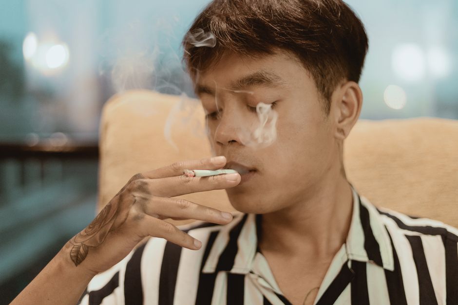 does nicotine cause acne