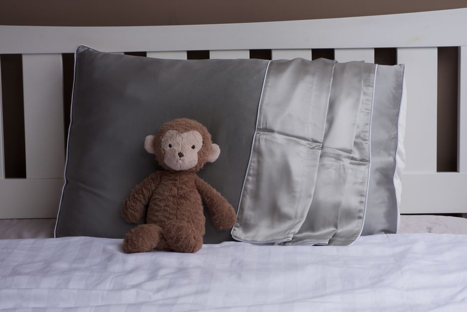 Best Acne Silk Pillowcases 2026: Top 5 Ranked