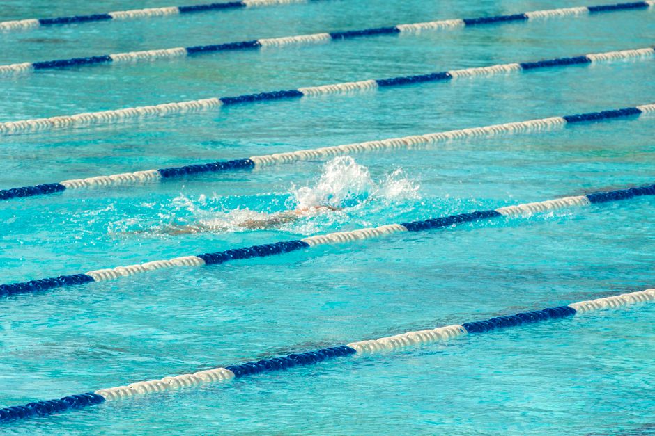 does chlorine help acne