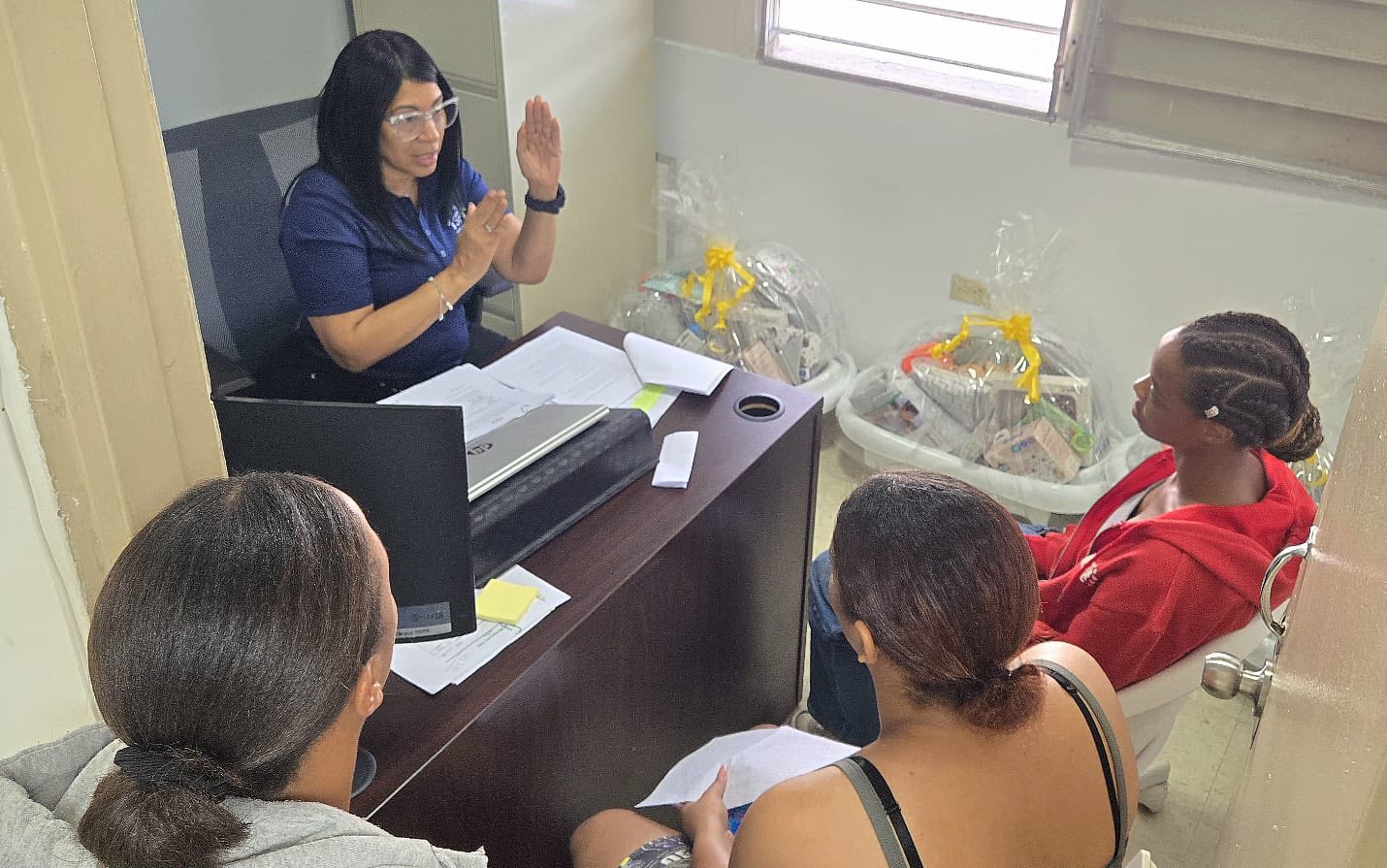 Jóvenes del Área 1 de AVP Aprovechan el Verano Trabajando - Foto 3