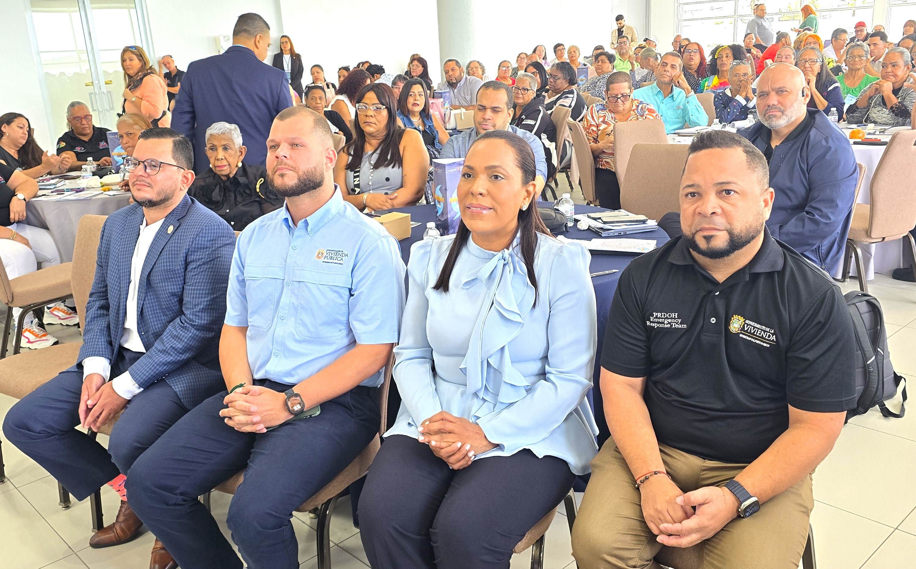 Departamento de la Vivienda y su Administración de Vivienda Pública, Auspician Adiestramiento de Manejo de Emergencias Foto 11