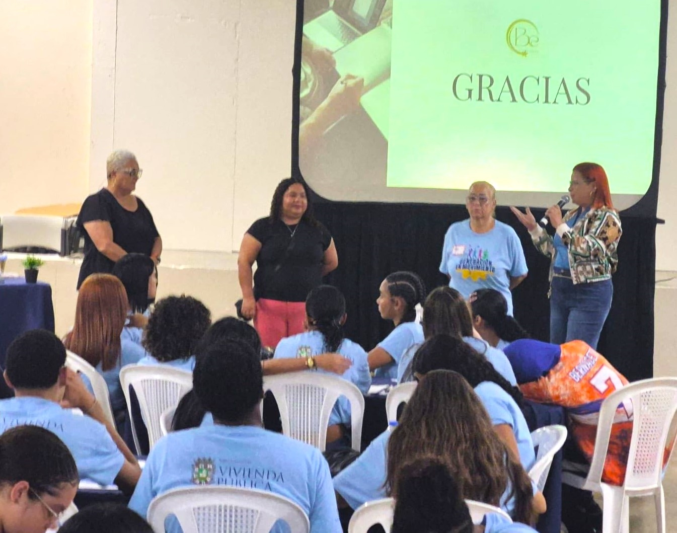 Se Adiestran Jóvenes Participantes de Empleo de Verano del Área 3 de AVP Foto 5