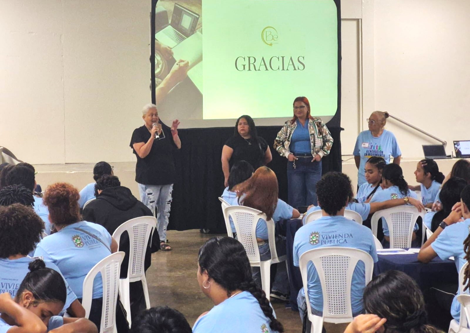 Se Adiestran Jóvenes Participantes de Empleo de Verano del Área 3 de AVP Foto 3