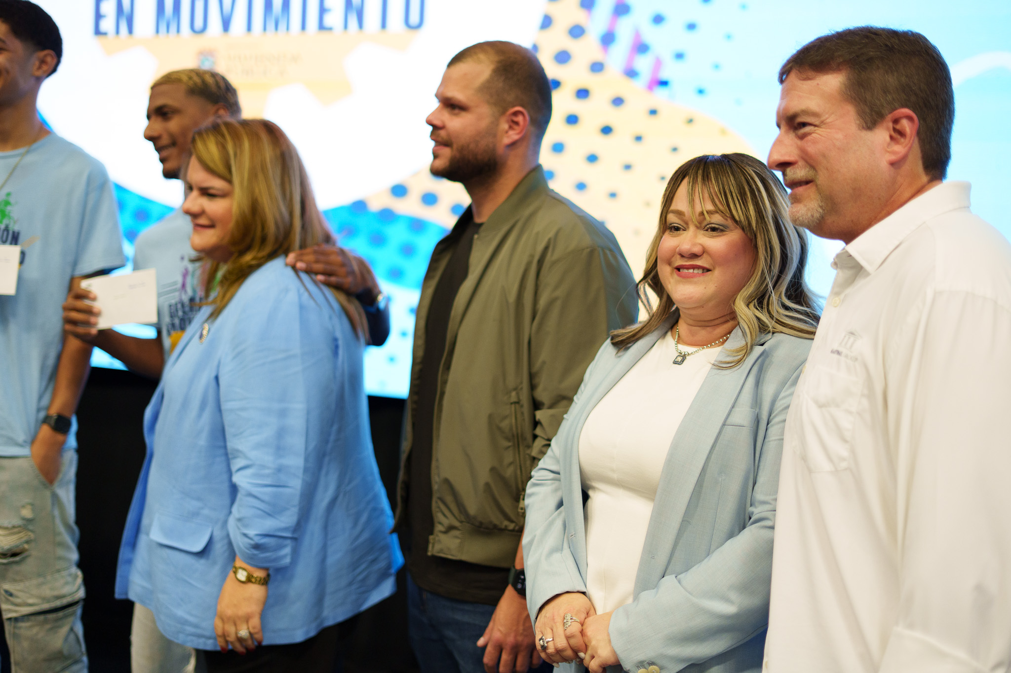 Gobernadora Reconoce Trabajo de Jóvenes - Foto 16
