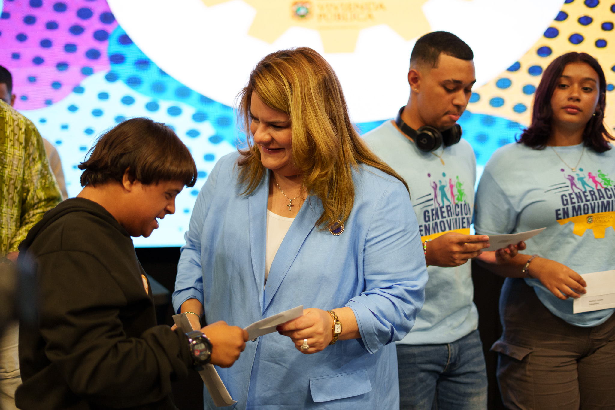 Gobernadora Reconoce Trabajo de Jóvenes - Foto 17