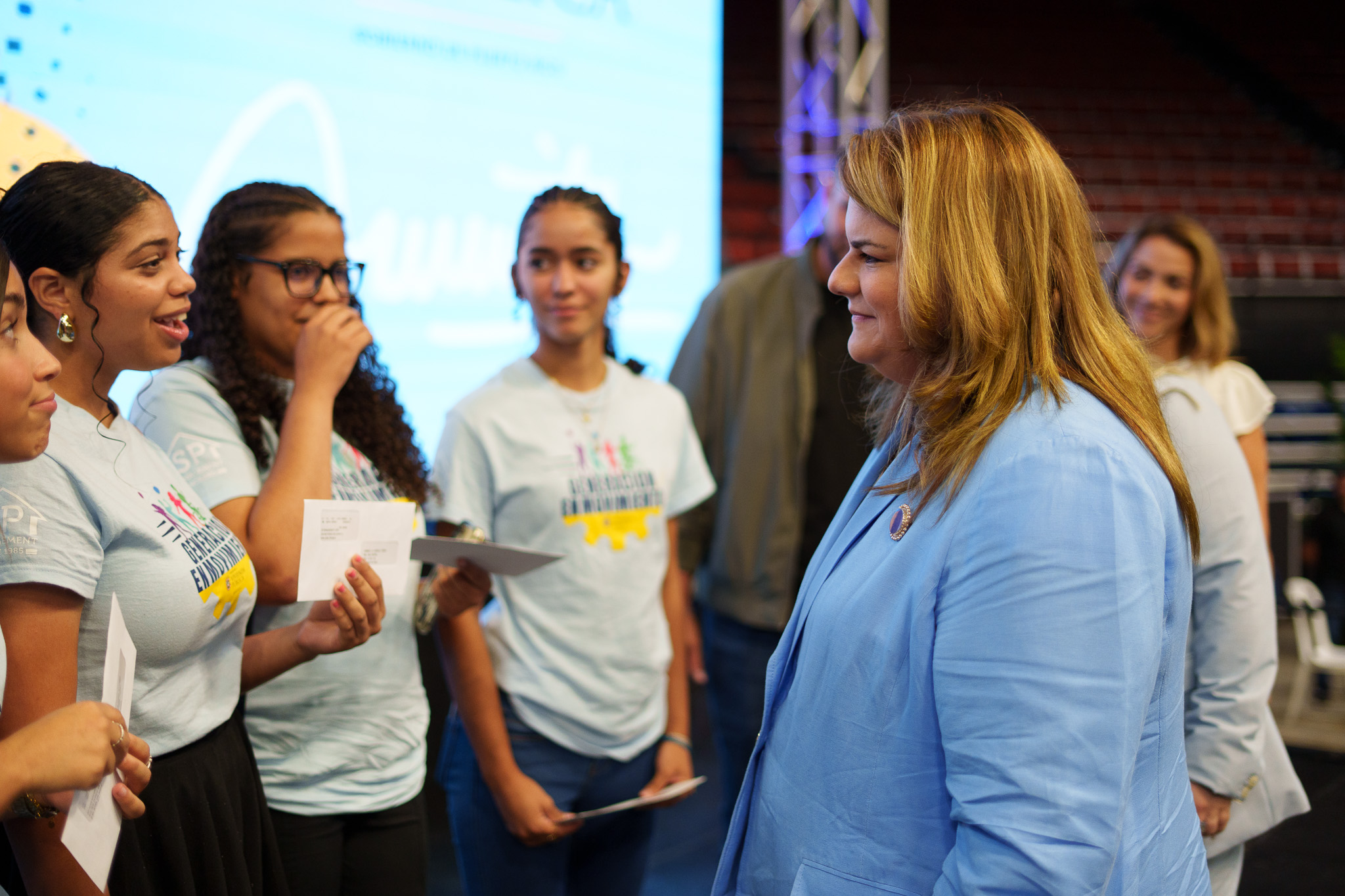 Gobernadora Reconoce Trabajo de Jóvenes - Foto 14
