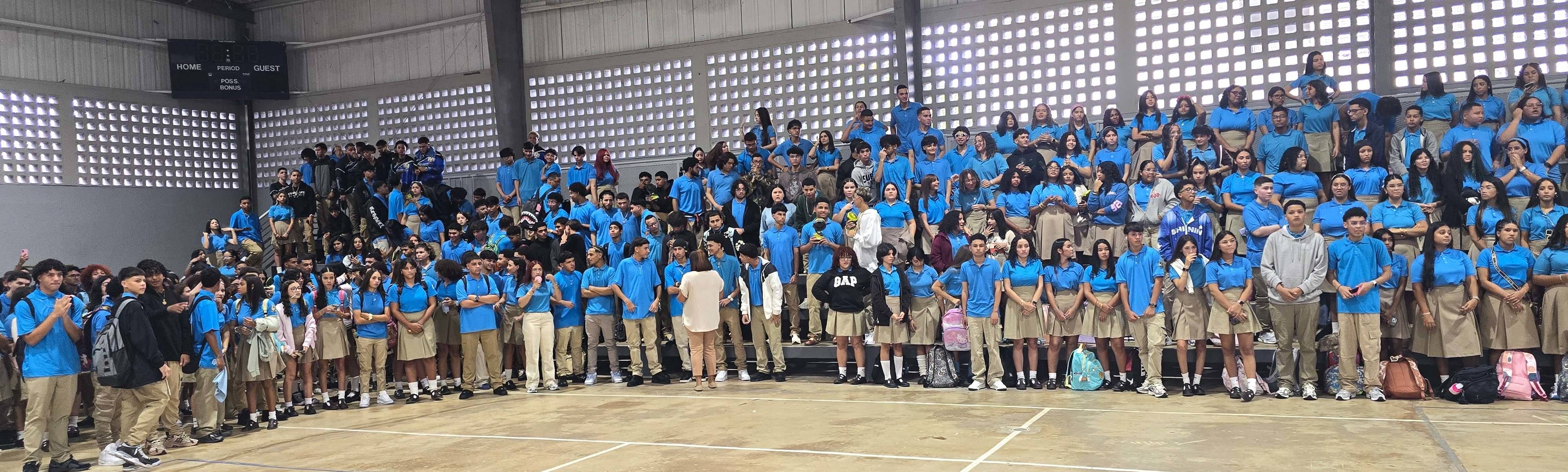 Vivienda y AVP Reciben Estudiantes en su Primer Día de Clases - Foto 3