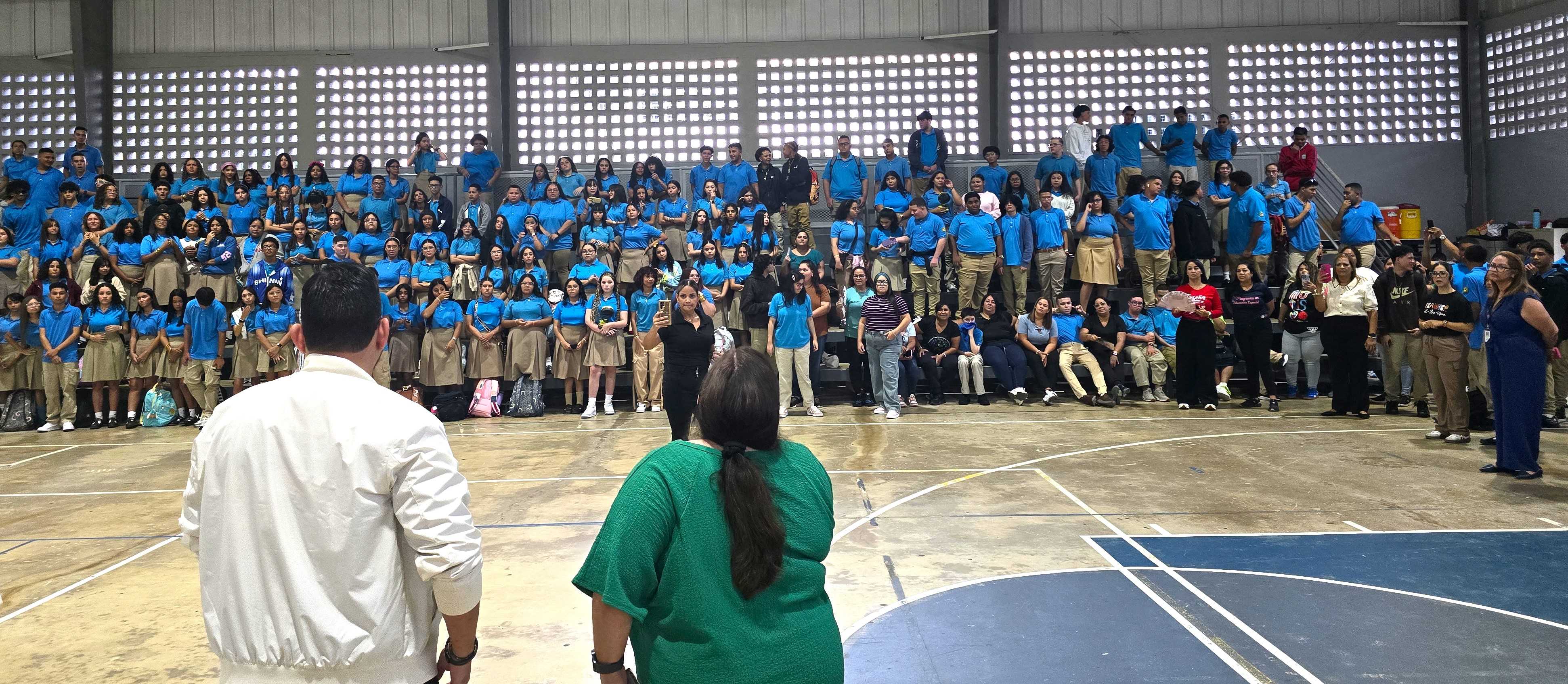 Vivienda y AVP Reciben Estudiantes en su Primer Día de Clases - Foto 4