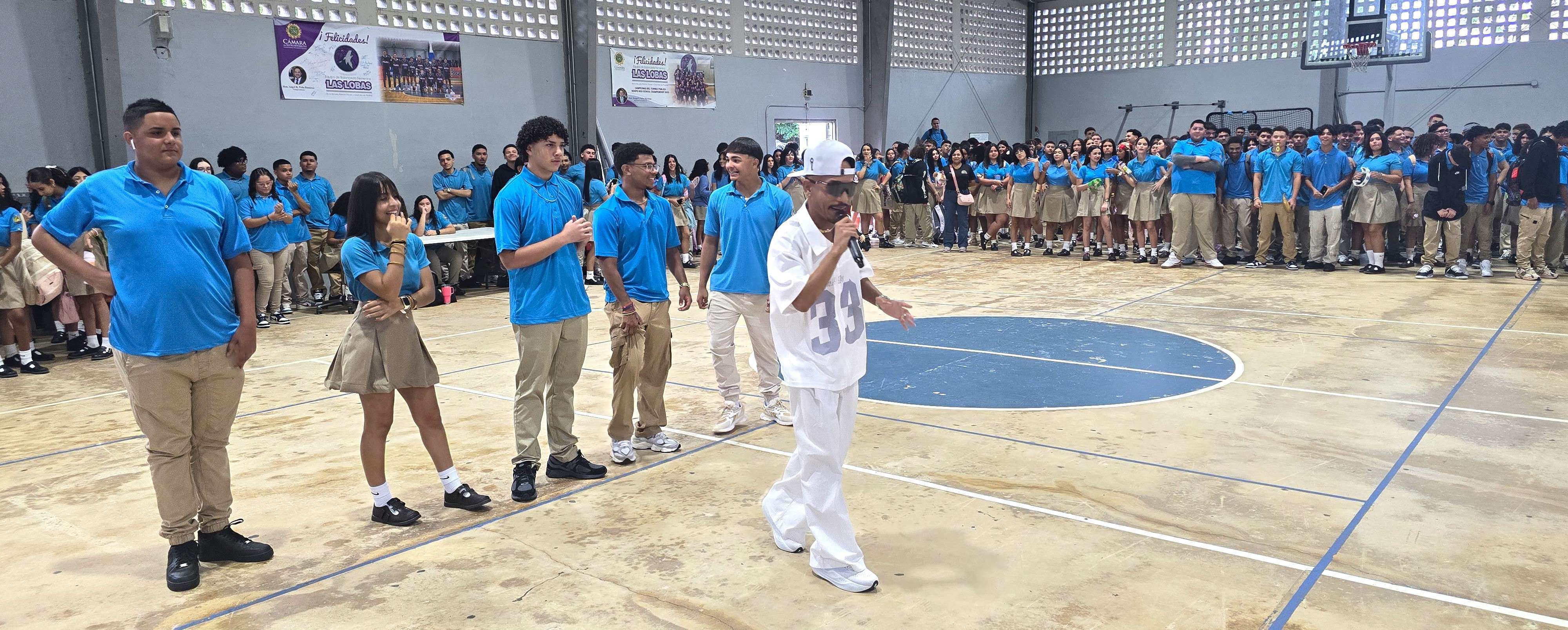 Vivienda y AVP Reciben Estudiantes en su Primer Día de Clases - Foto 6