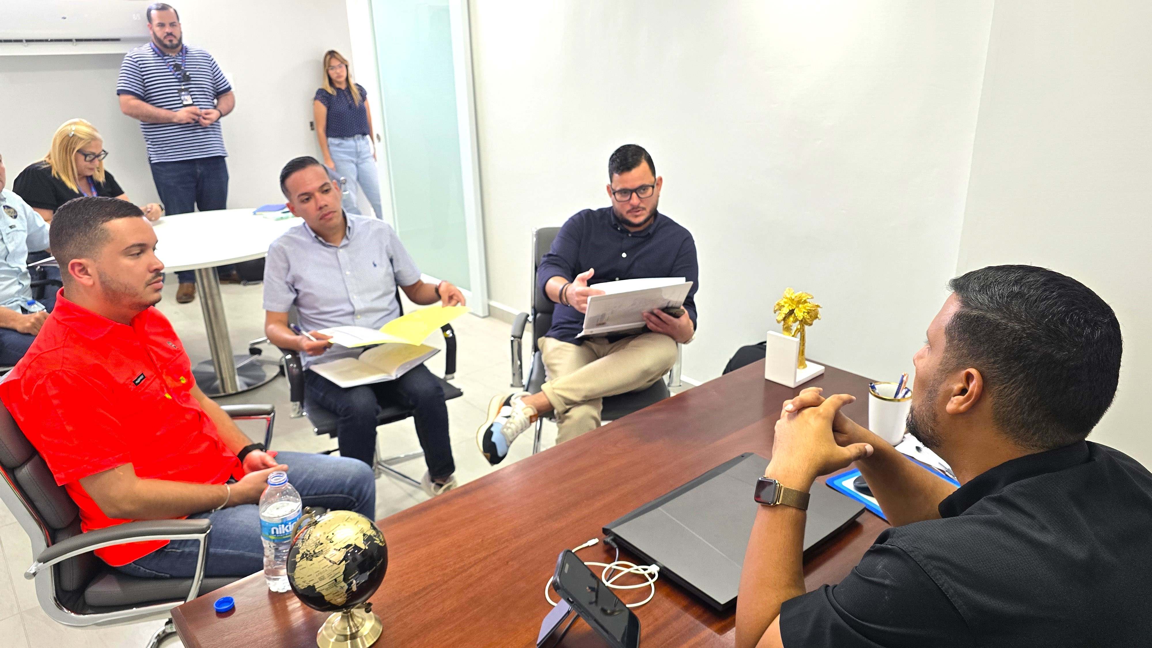 Subsecretario de la Vivienda Visita Villalba y Se Reúne con Alcalde