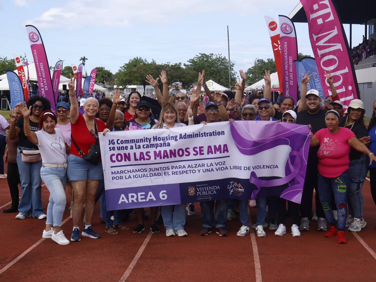 Secretaria de la Vivienda Se Une a Marcha en Prevención de la Violencia Contra la Mujer