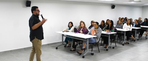 En la Semana de la Mujer, Vivienda Ofrece Taller de Empoderamiento