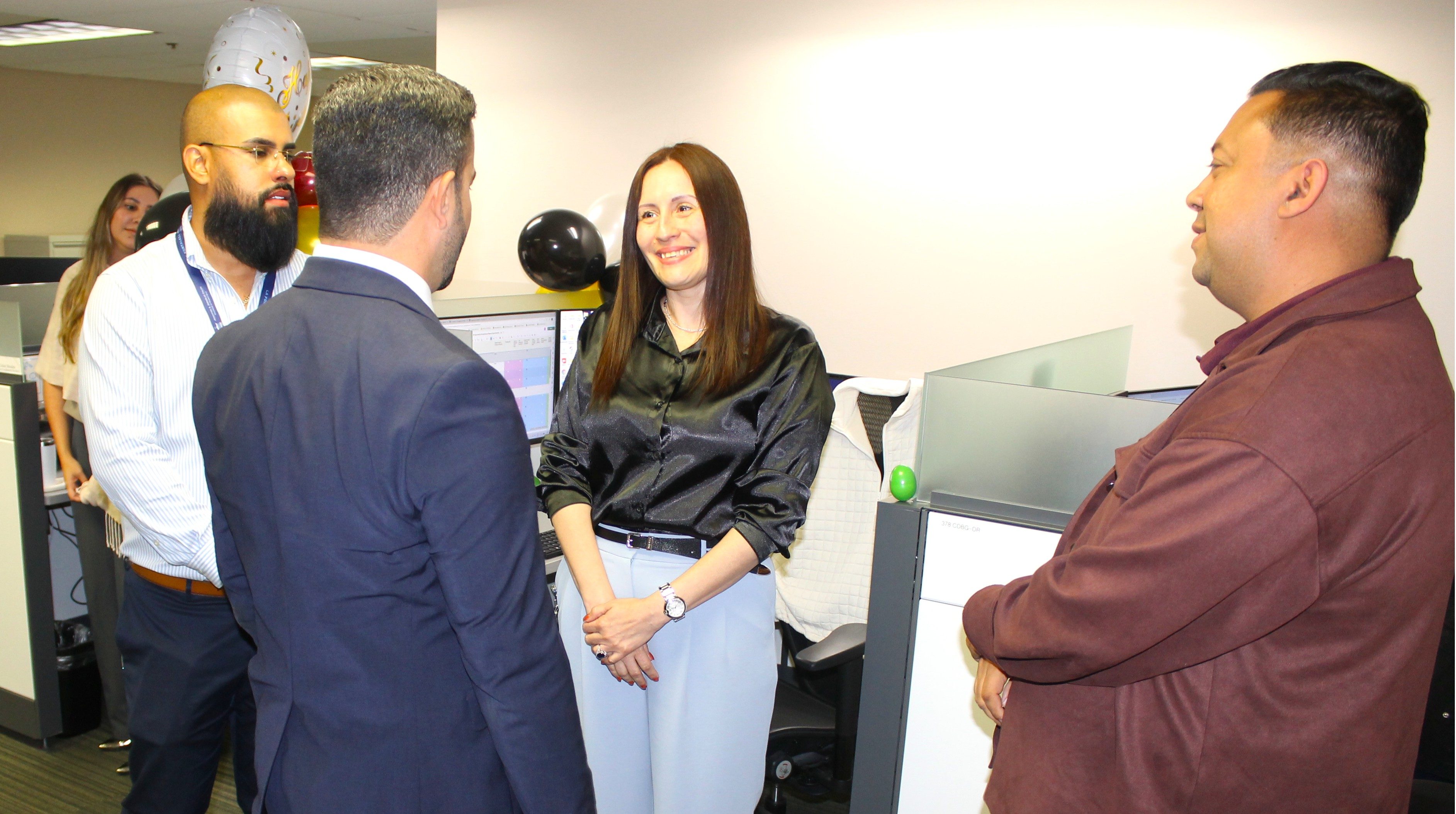 Secretario Interino de Vivienda Inicia Trabajos - Foto 19