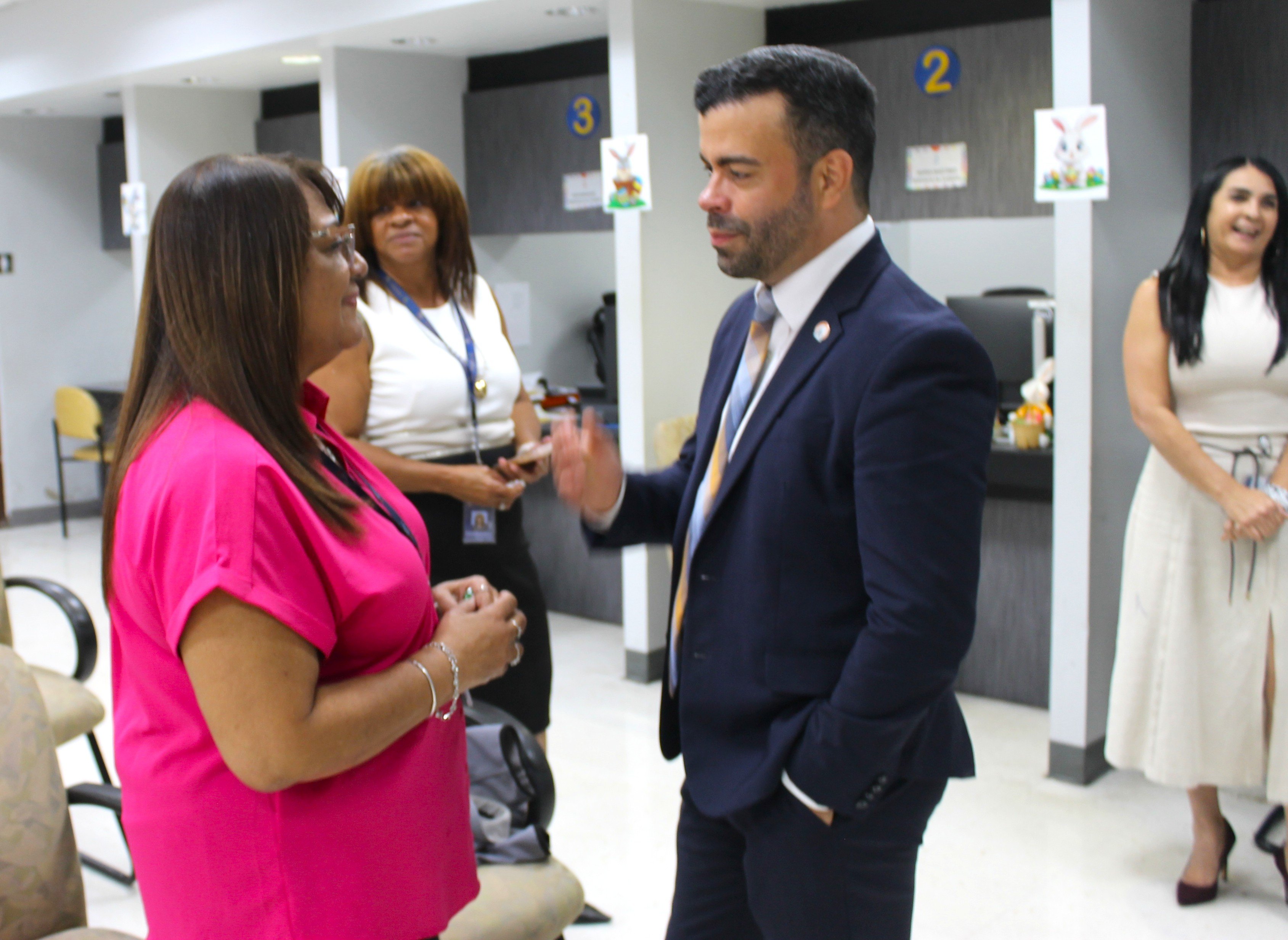 Secretario Interino de Vivienda Inicia Trabajos - Foto 21