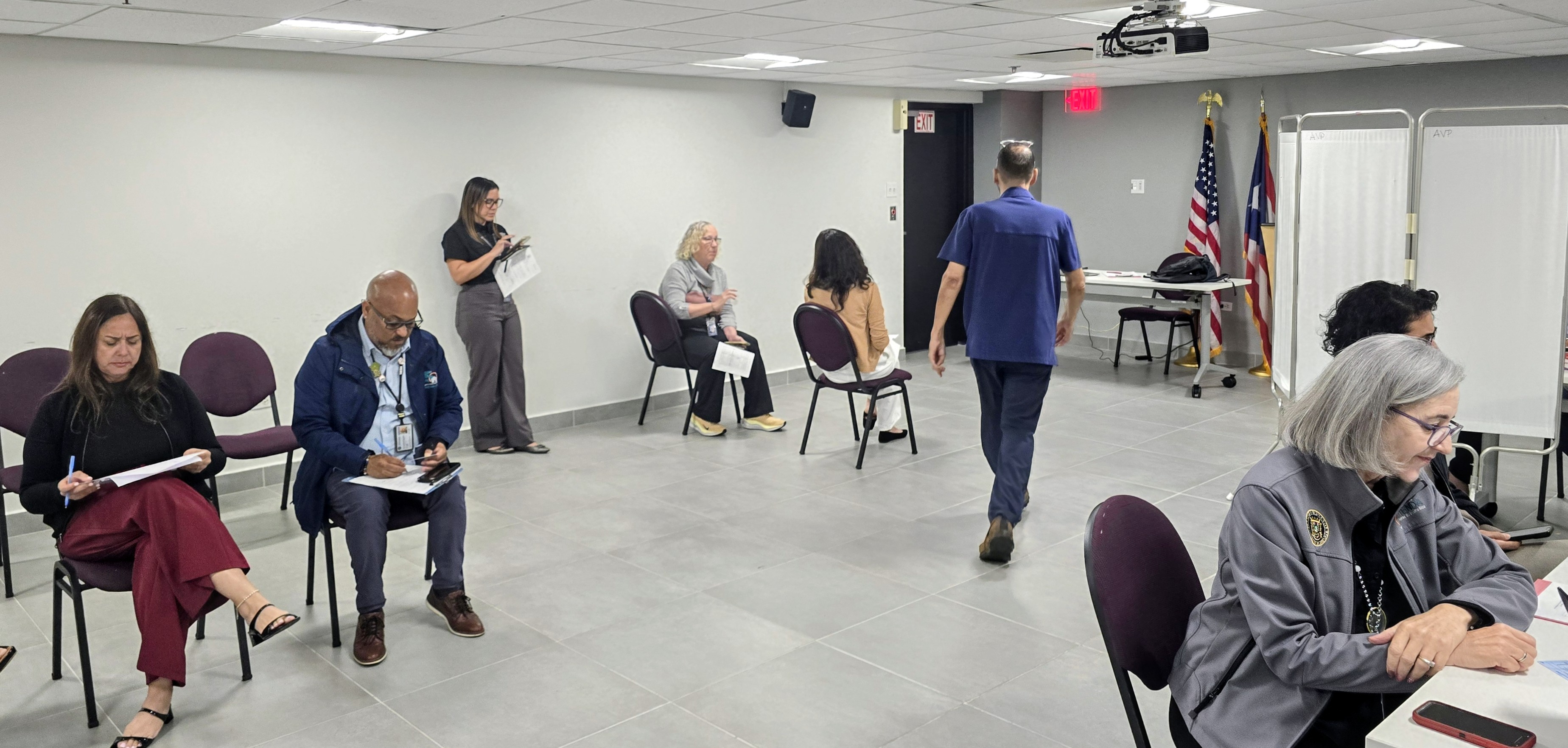 Empleados del Departamento de la Vivienda Participan de Vacunación - Foto 4