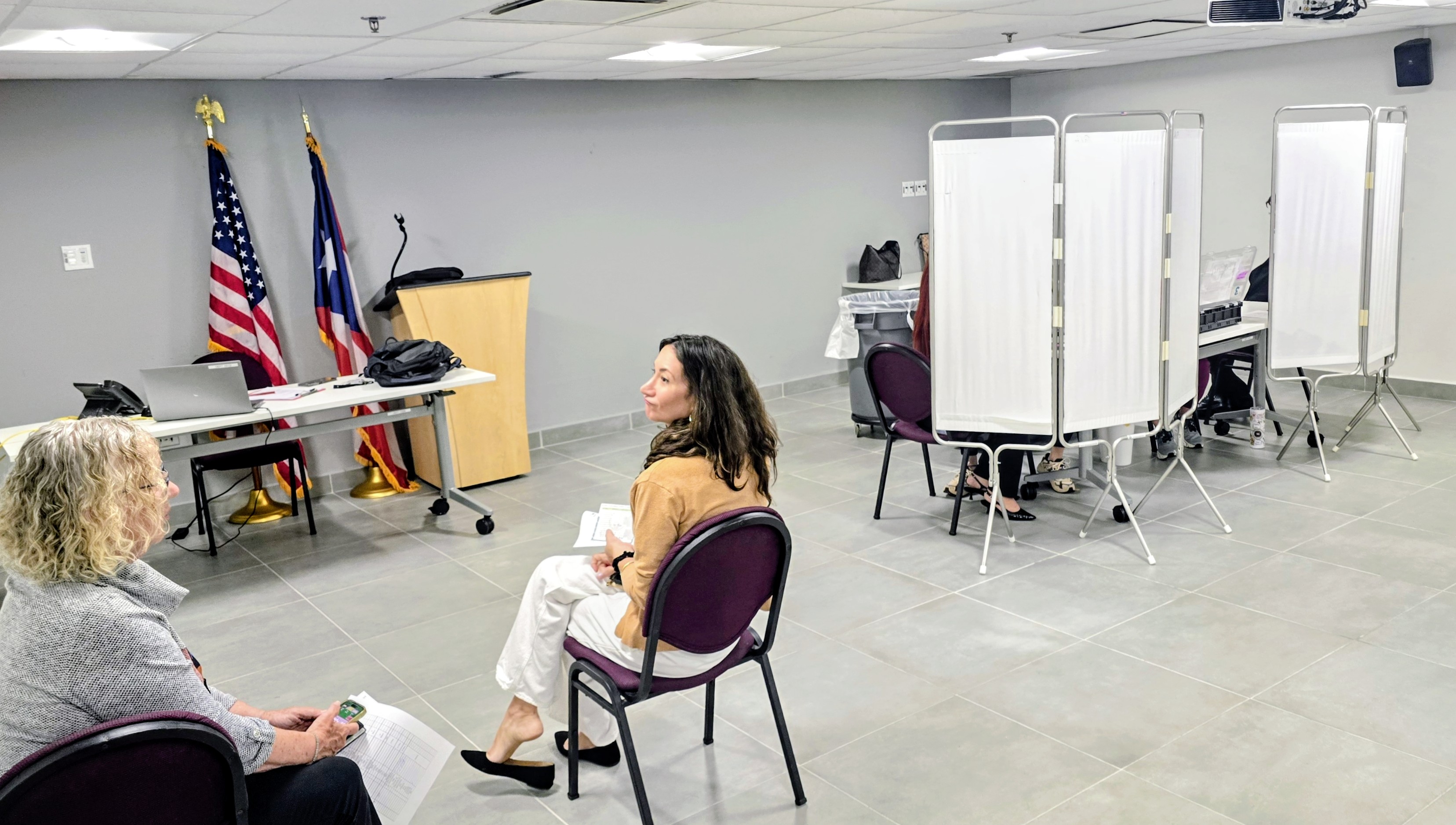 Empleados del Departamento de la Vivienda Participan de Vacunación - Foto 2