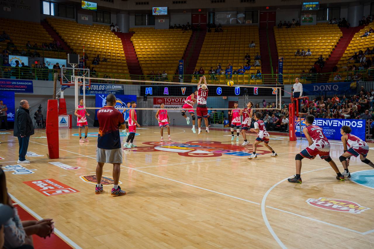 La Administración de Vivienda Pública Celebra Torneo de Volleyball en Mayagüez - Foto 11