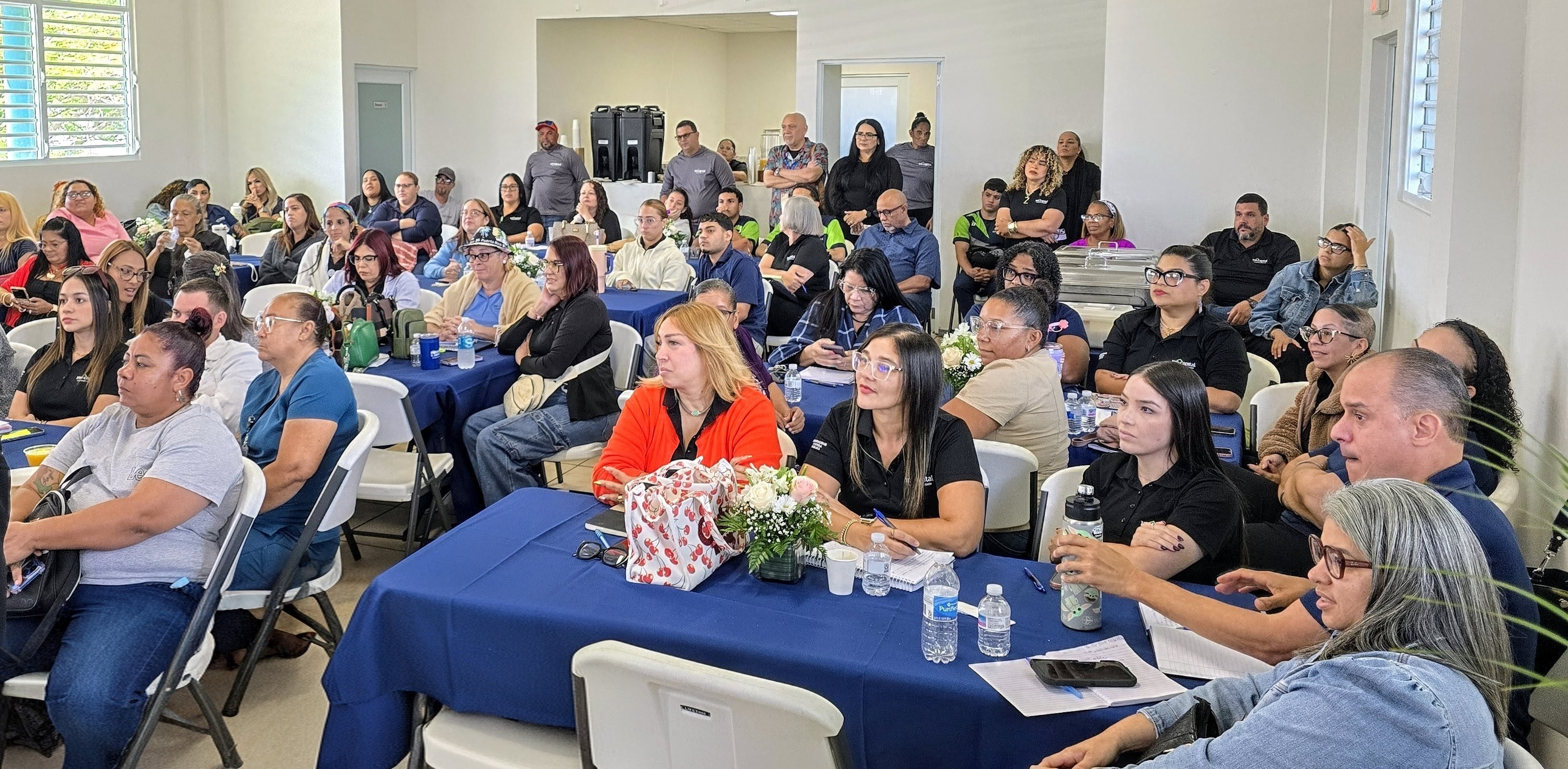 Oficina de Manejo de Emergencias de Vivienda Adiestra a Empleados de Inn Capital - Foto 1
