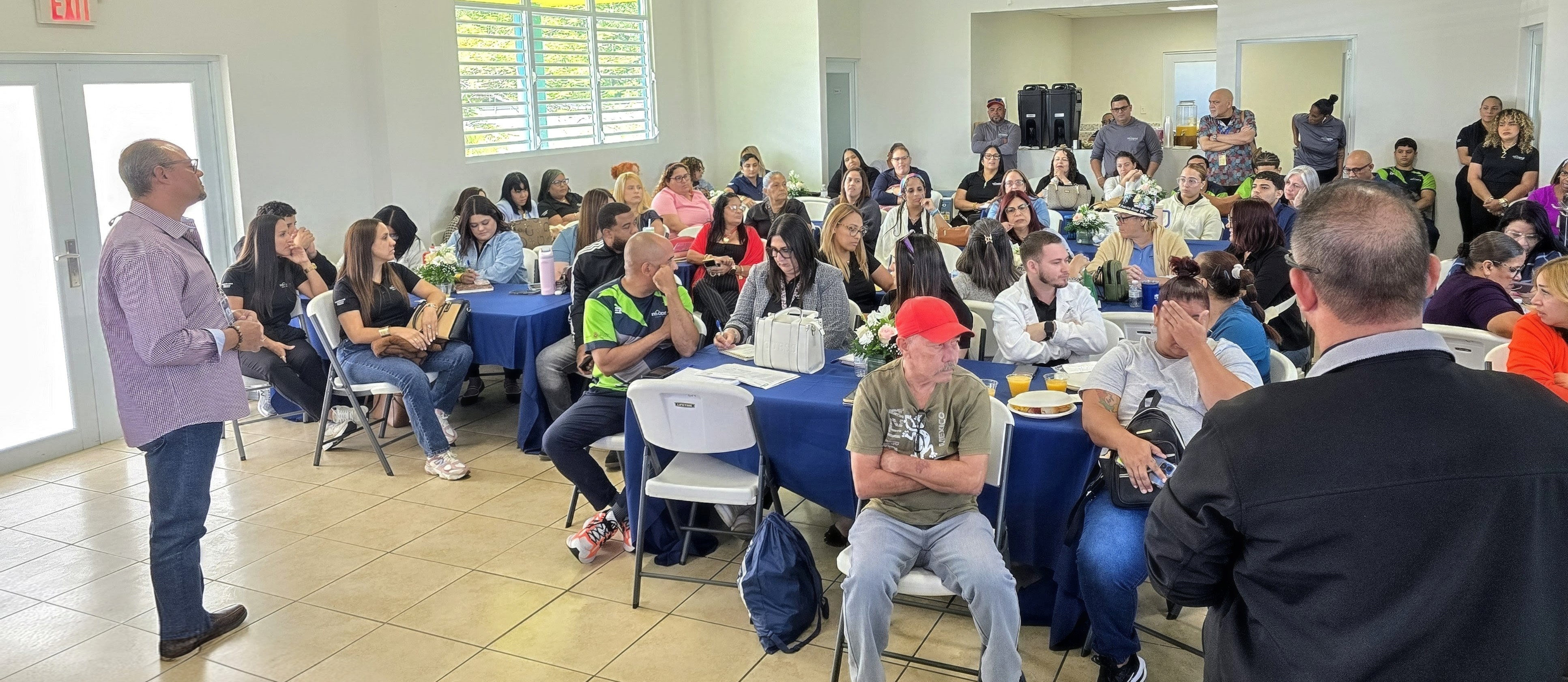 Oficina de Manejo de Emergencias de Vivienda Adiestra a Empleados de Inn Capital - Foto 2