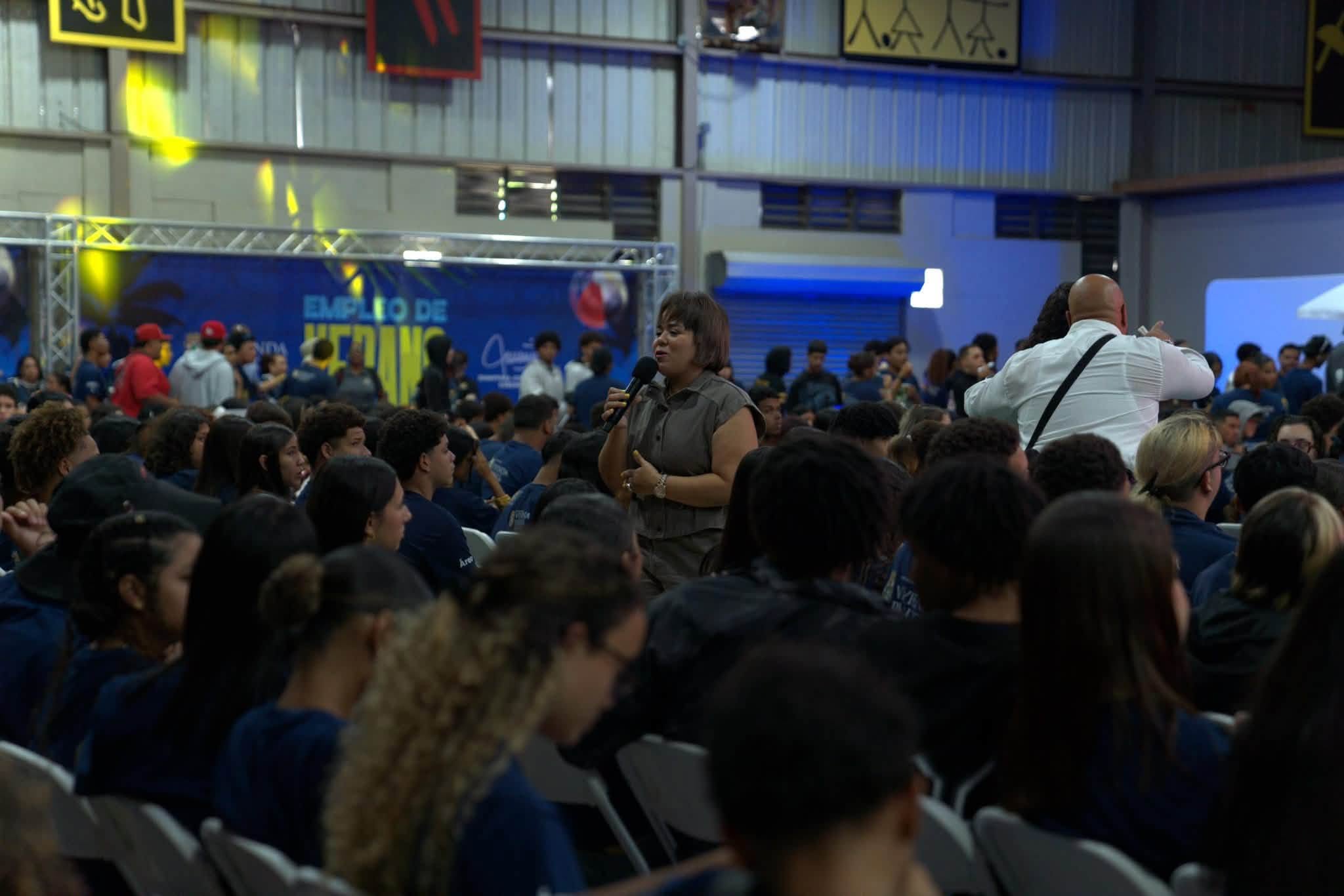 Éxitoso Cierre Programa de Empleo de Verano a Jóvenes de los Residenciales - Foto 1