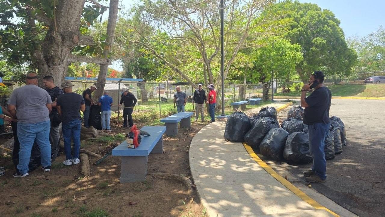 Regresa a Su Escuela Para Ayudar en la Limpieza Antes del Inicio de Clases - Foto 1