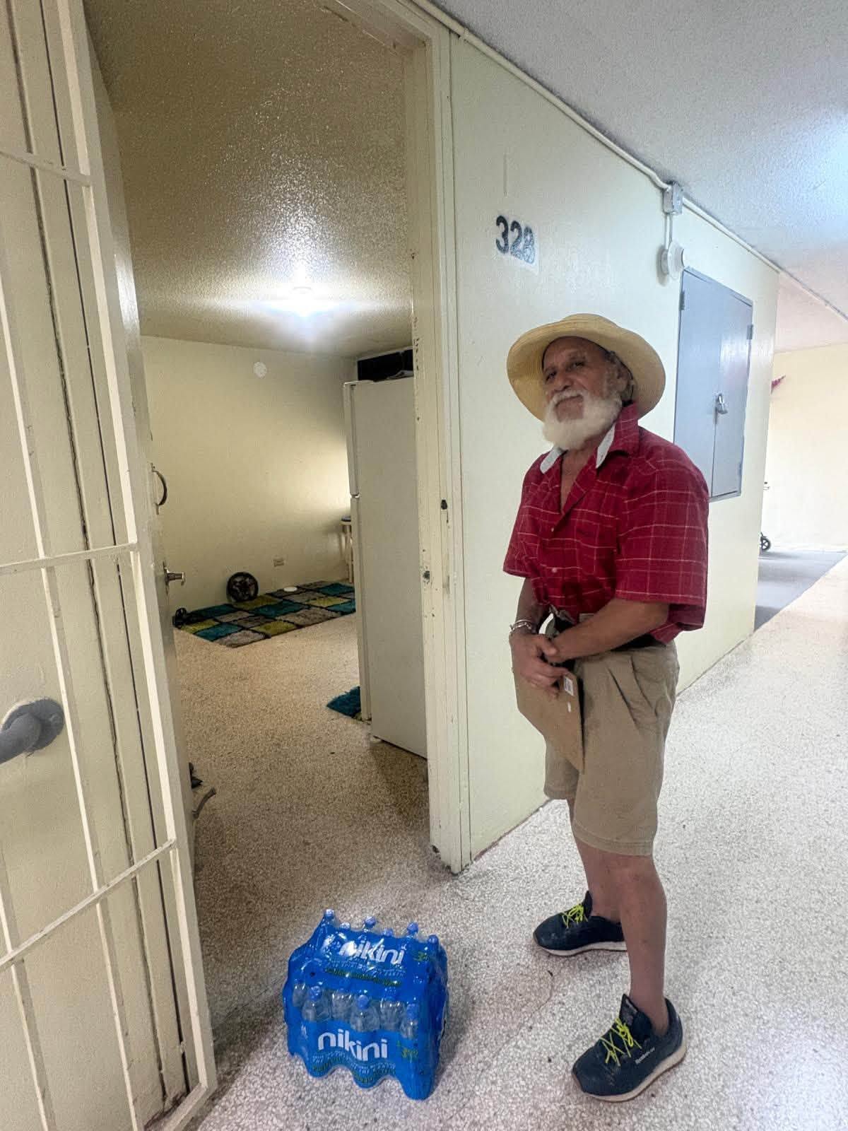 Entregan y Reparten Agua en Residencial Las Casas y Égida Leopoldo Figueroa - Foto 5