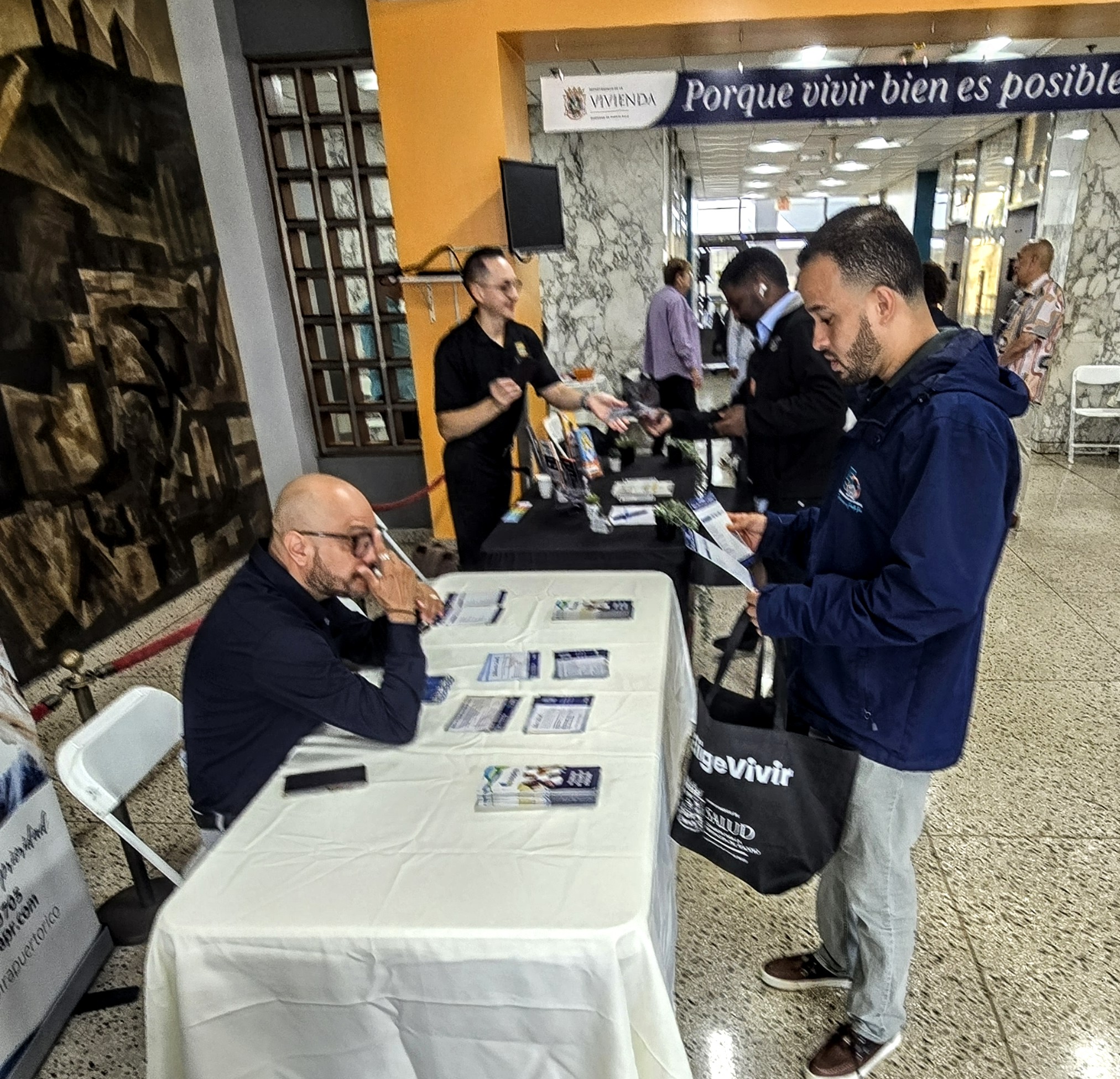 Vivienda Se Une a Campaña de Prevención del Suicidio - Foto 7