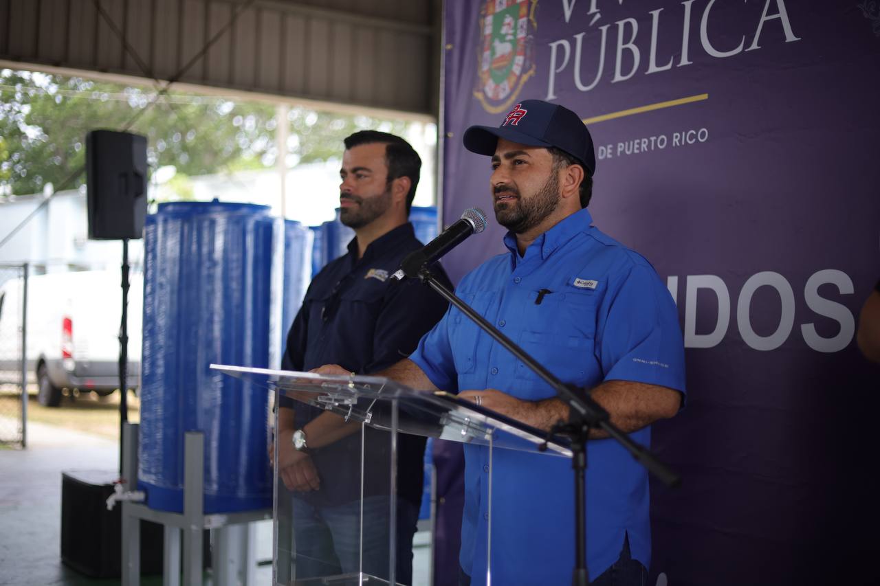 Jose Yovín Inicia Entrega de Cisternas en Residenciales Públicos - Foto 1