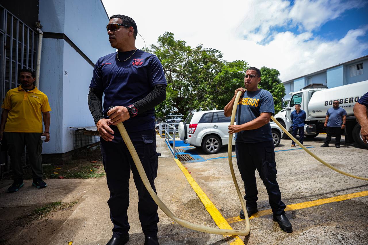 Jose Yovín Inicia Entrega de Cisternas en Residenciales Públicos - Foto 11