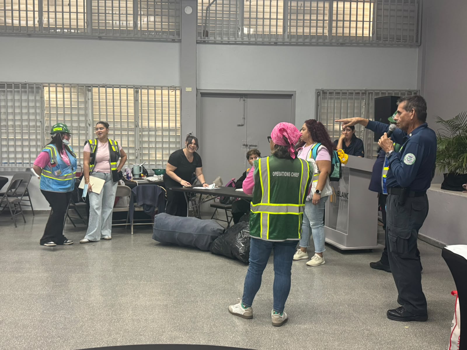 Certifican a Residentes y Personal de Agente Administrador del Curso CERT en Ponce - Foto 2