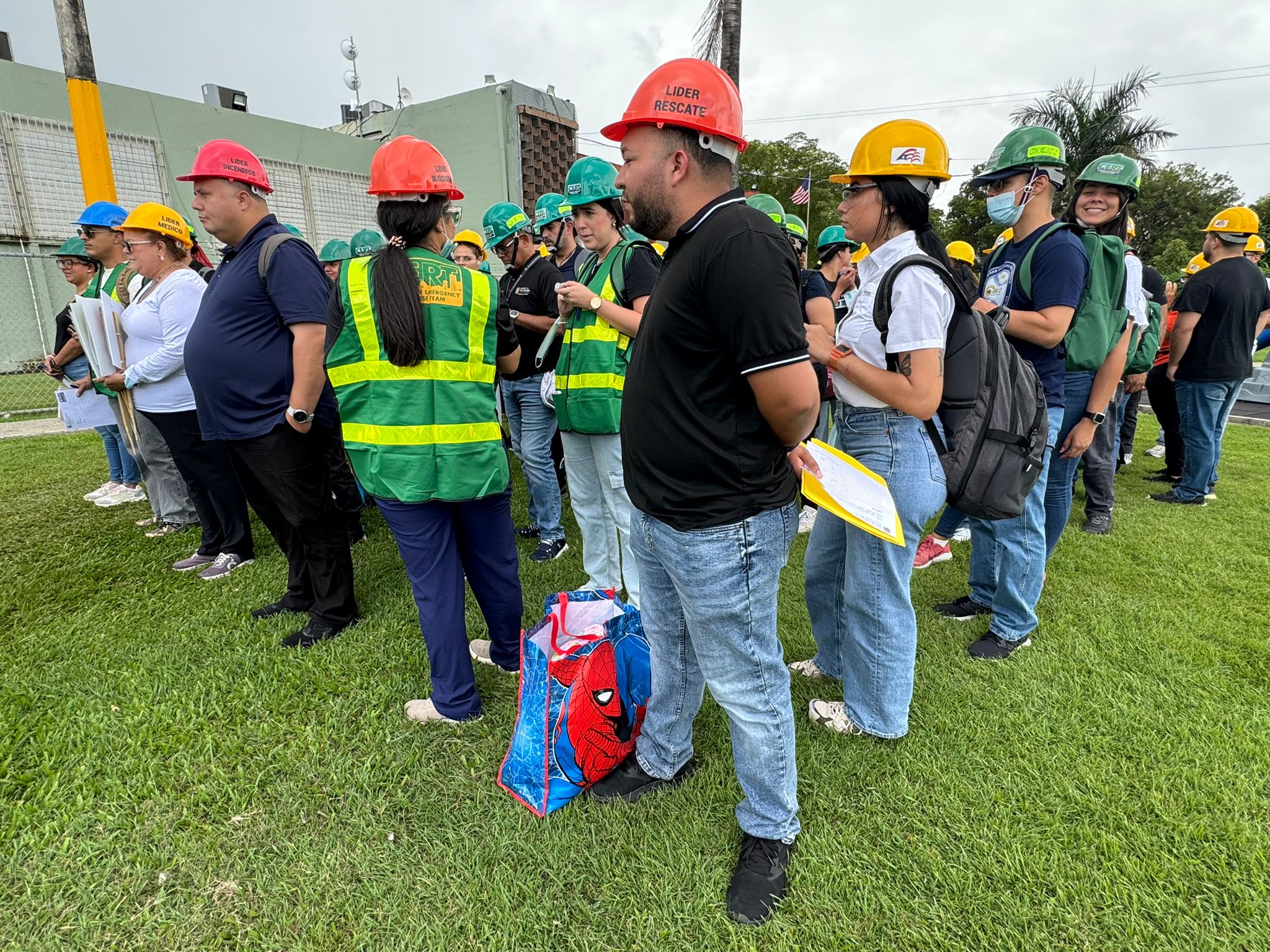 Más Residentes de Vivienda Pública Toman Cursos CERT - Foto 1