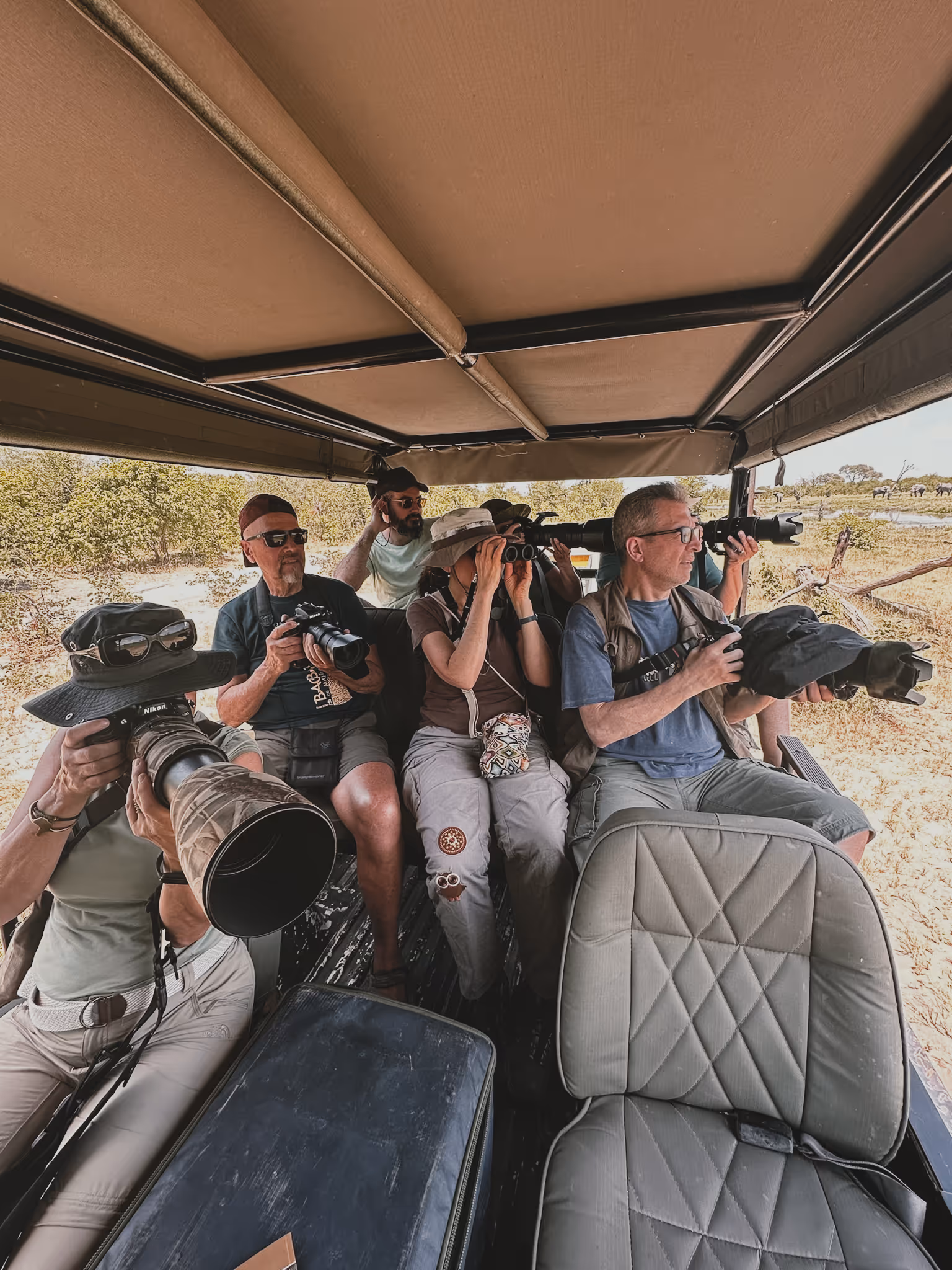 FOTOGRÀFICS: Dona-li espai a la teva passió per la fotografia amb els nostres viatges en grup reduït a les mans d'un guia fotogràfic expert.