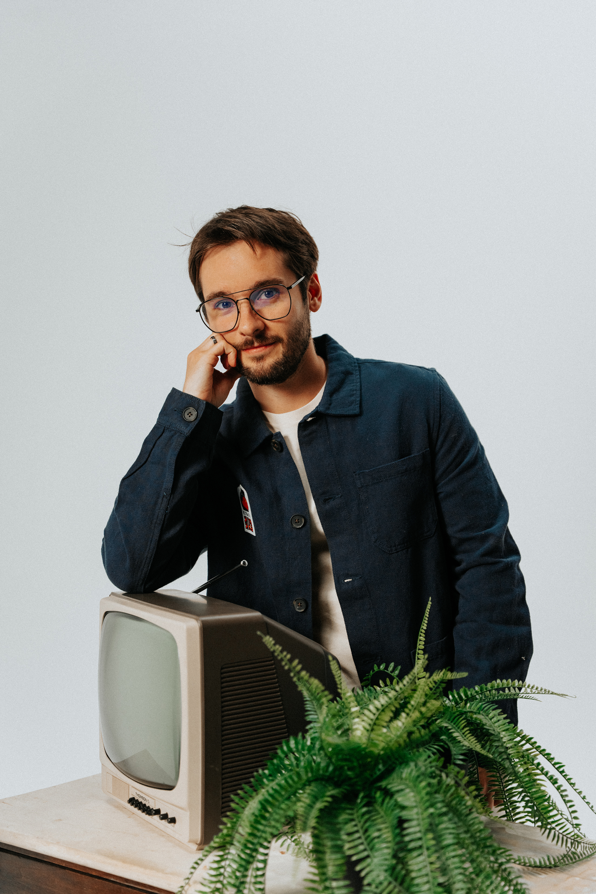 Portrait de Axel, consultant en stratégie financière de Naka qui anime une réunion