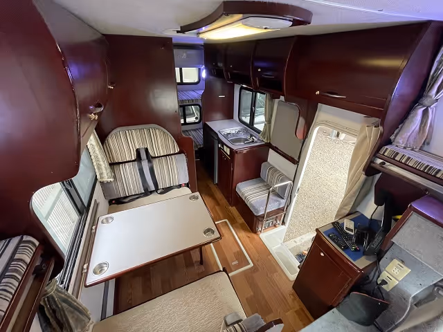 Cresson Type-B RV 4WD Interior Japan RV Rental
