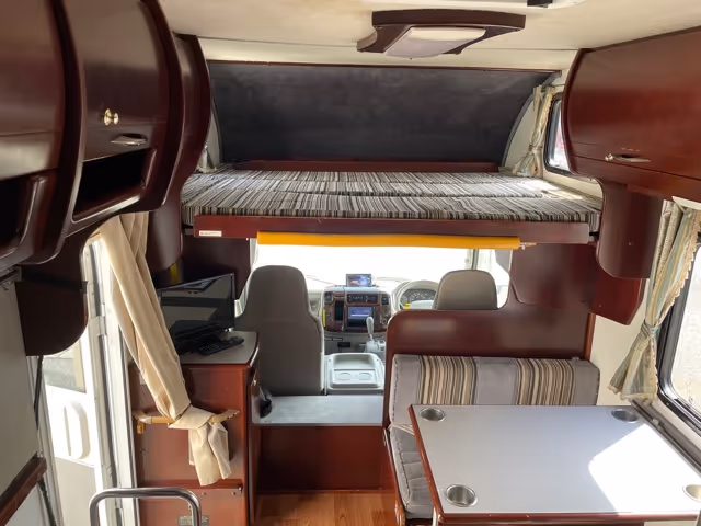 Cresson Type-B RV 4WD Interior Japan RV Rental