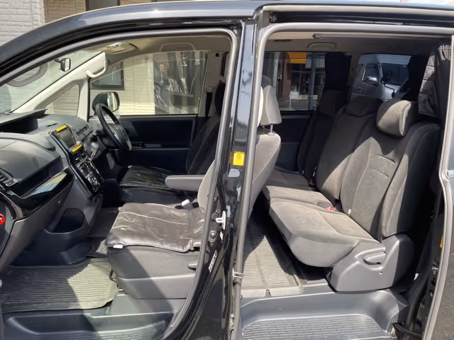 Toyota Noah Voxy Type E