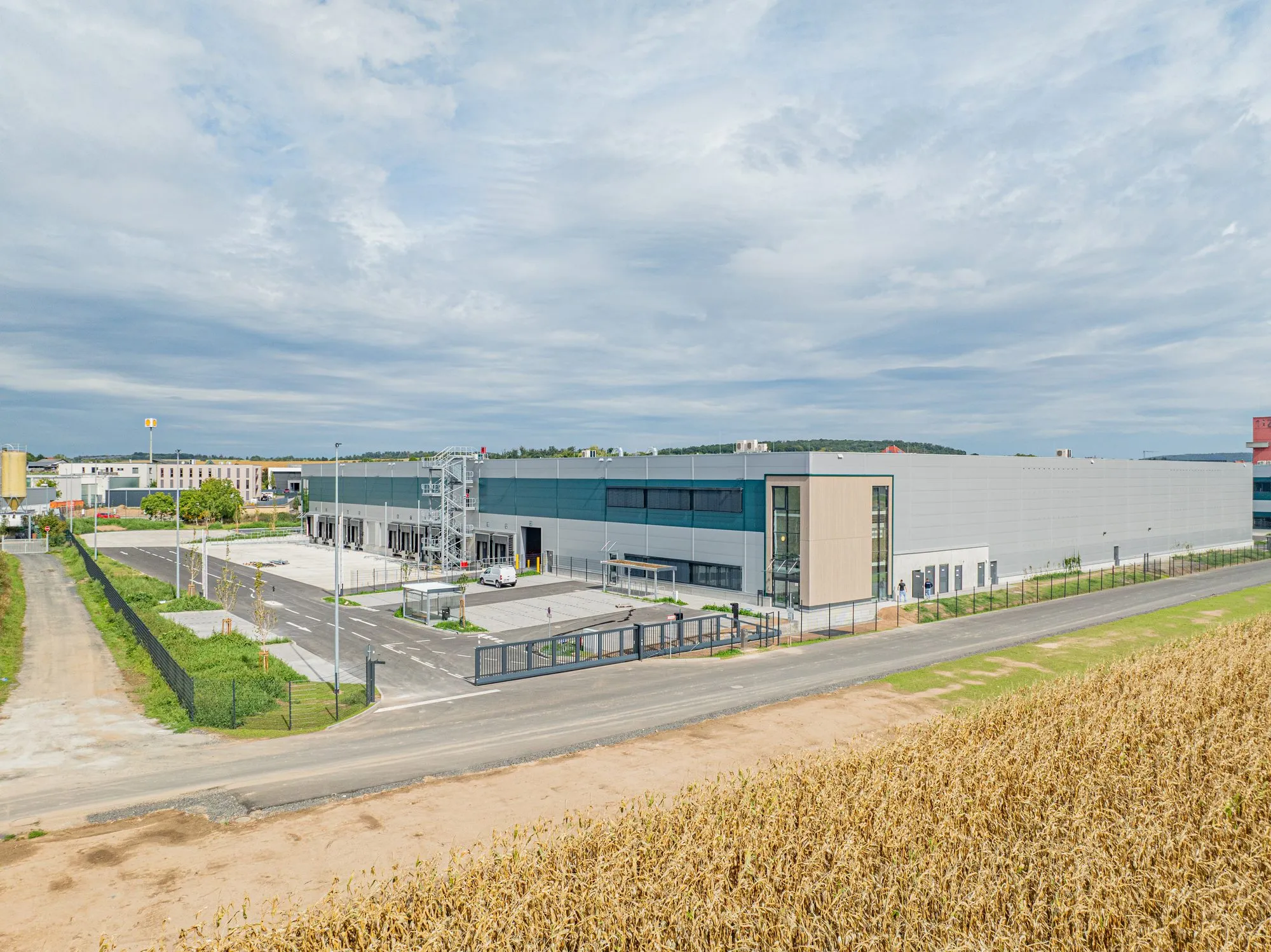 Side elevation of Logistics Park Langenselbold A45 with the access road and gatehouse